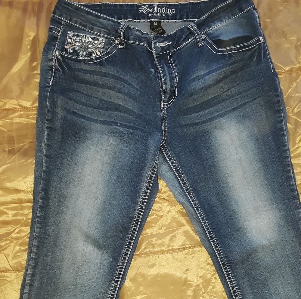 Love indigo denim capris